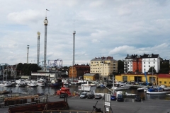 V pozadí zábavní park Gröna Lund